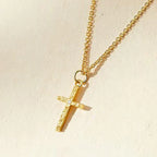 Conjunto Collar Cruz con Inicial | Dorado
