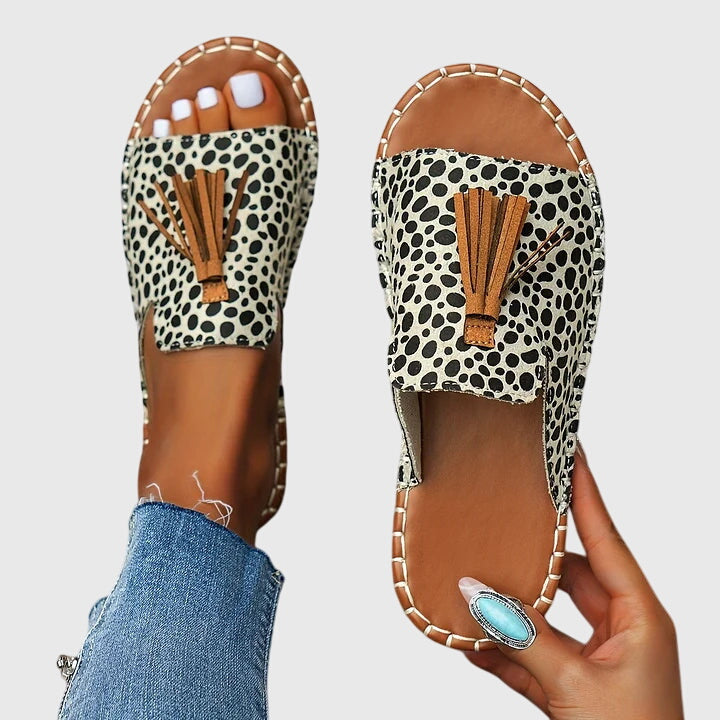 Luz de Seda | Sandalias Bohemias con Pompón Nathalie