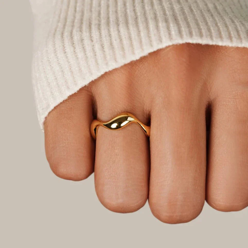 Elyra | Anillo Flujo Suave Dorado