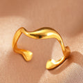 Elyra | Anillo Flujo Suave Dorado