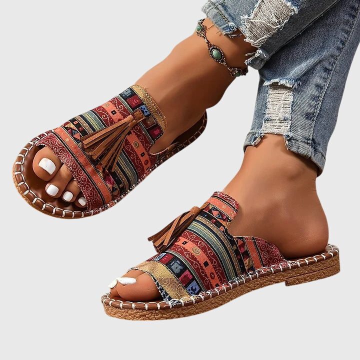Luz de Seda | Sandalias Bohemias con Pompón Nathalie