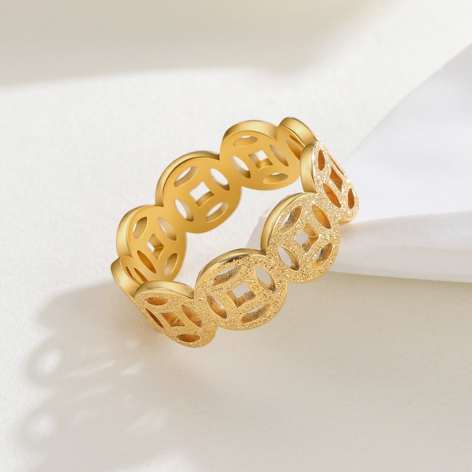 Ella | Anillo Patrón Clásico Dorado