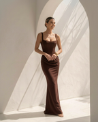 Selene · Vestido largo satinado