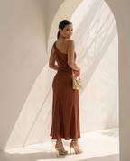 Elysia · Vestido largo satinado