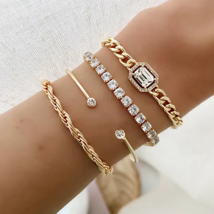 Domitia Calvina | Conjunto de Pulseras Doradas